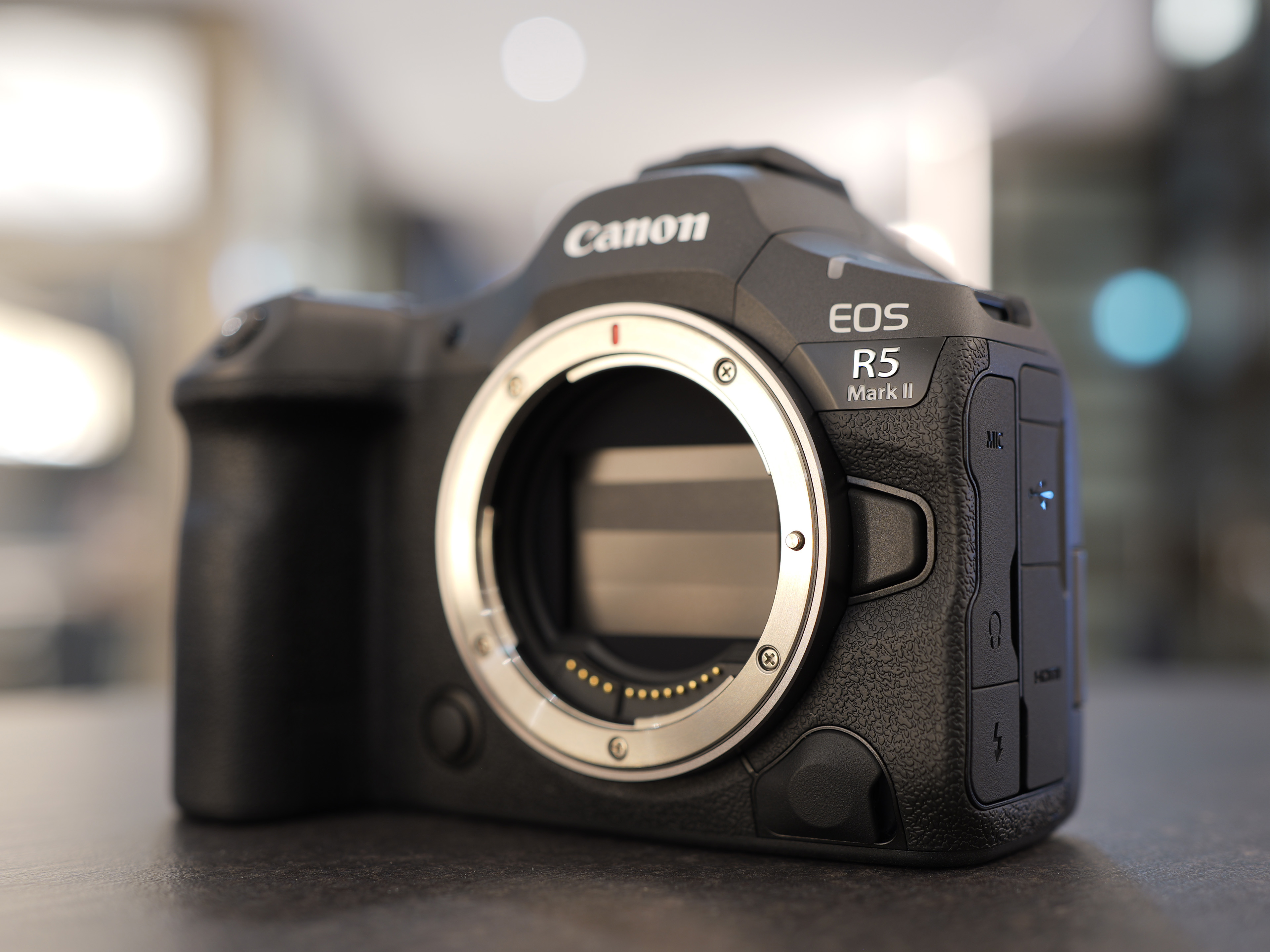 canon-eos-r5-mark-ii-hero-2